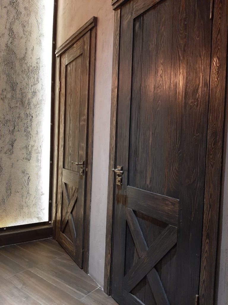 Межкомнатные двери в стиле лофт из массива натурального дерева