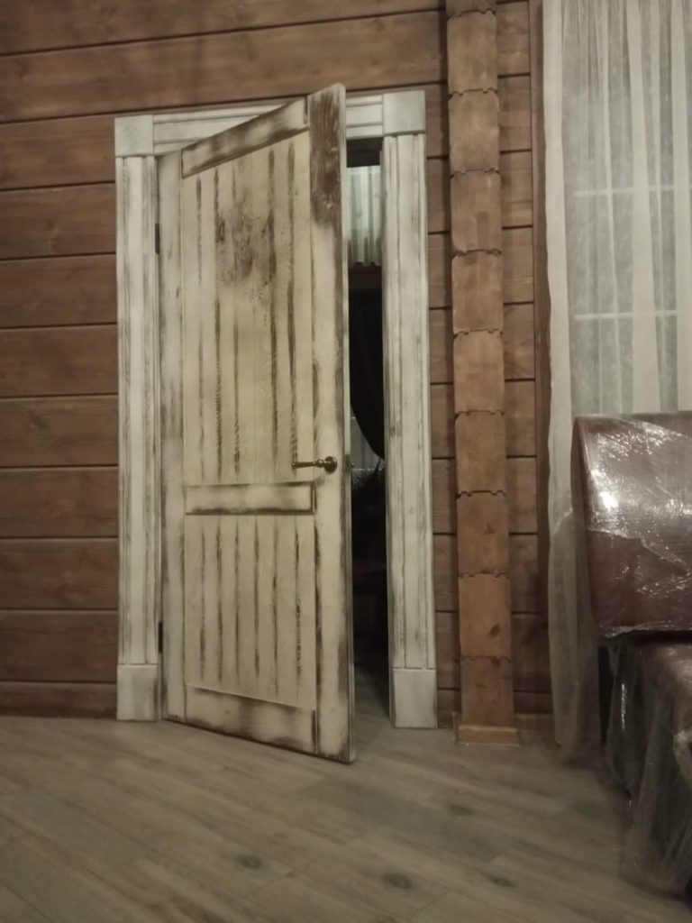 межкомнатная дверь из фанеры