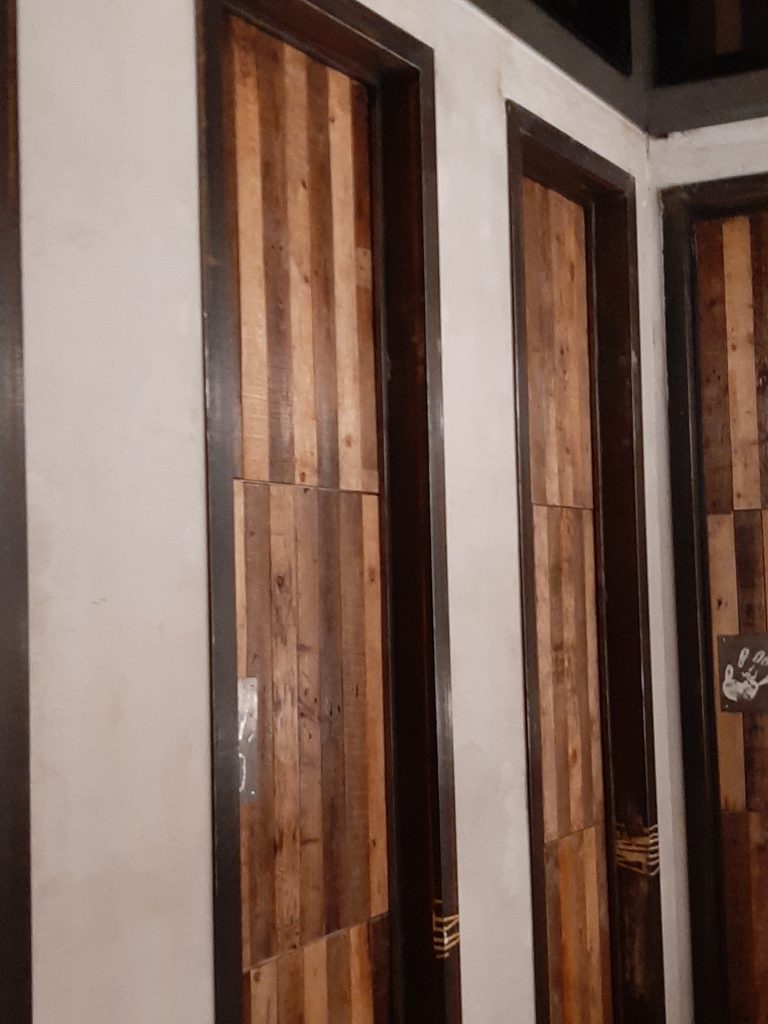 межкомнатные двери в стиле лофт на стальном каркасе