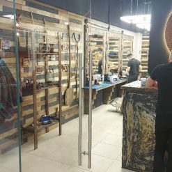 Лофт интерьер барбершопа