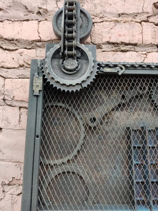 дверь из металла стимпанк