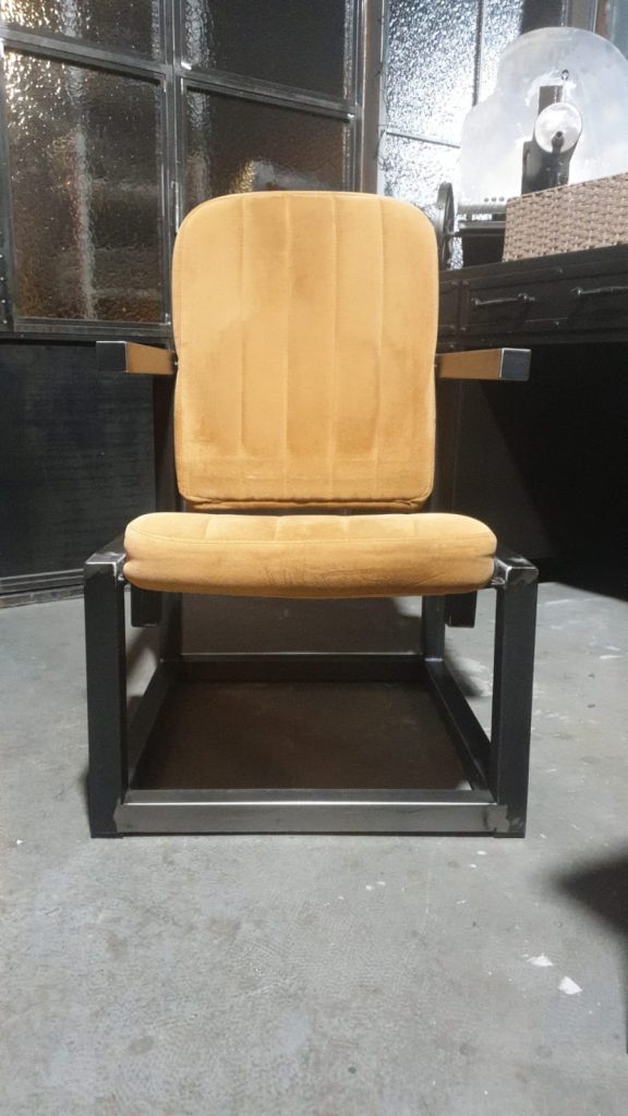 кресло в стиле лофт