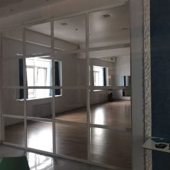 Зонирующая межкомнатная перегородка в стиле лофт