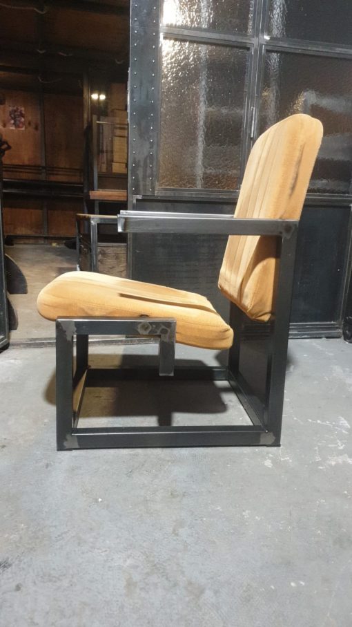 Оригинальное кресло в стиле лофт