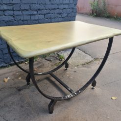 Обеденный стол в стиле лофт