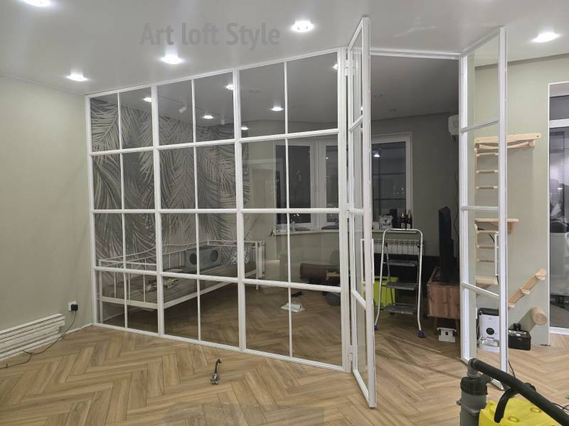 Красивые лофт перегородки из стали