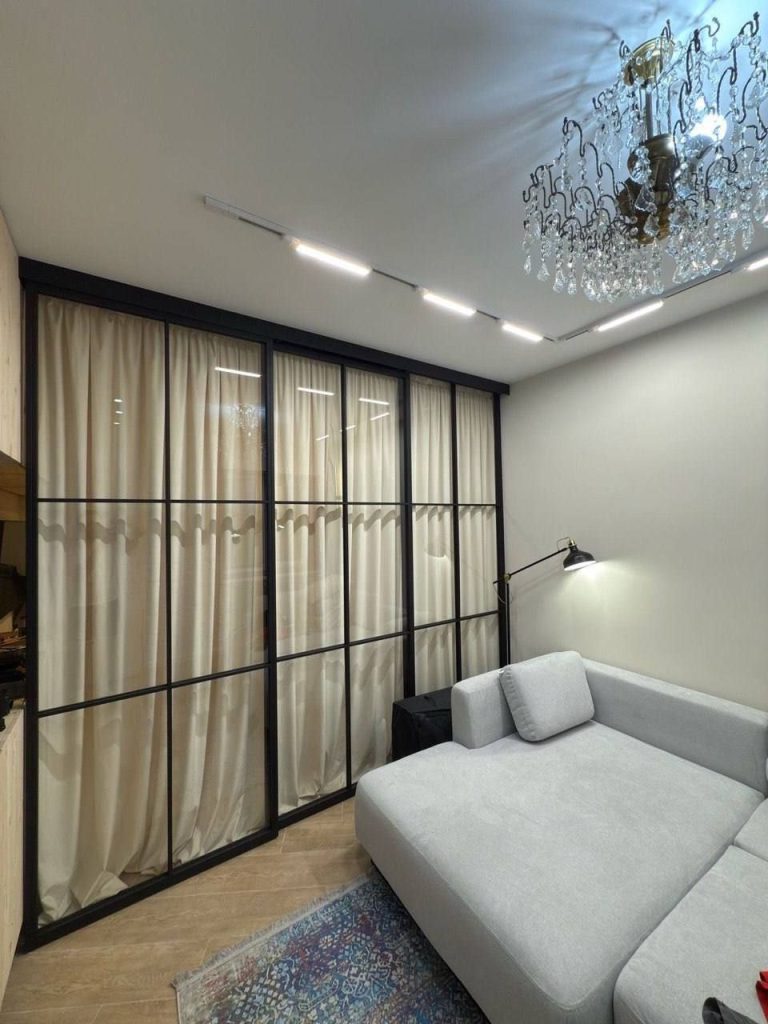 Гардеробная - перегородка в стиле лофт Гардеробная перегородка в стиле лофт из стали и стекла